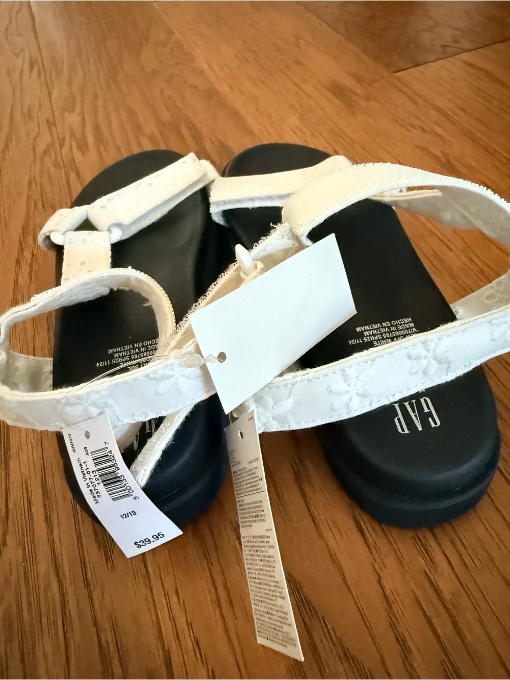 GAP White Embroidered Strap Kids Sandals
